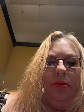 CherishWilliams online show from April 18, 7:44 am