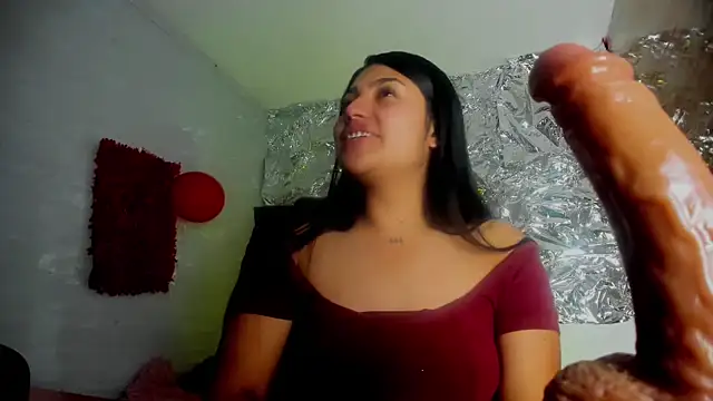 SarahStones online show from March 13, 7:09 am