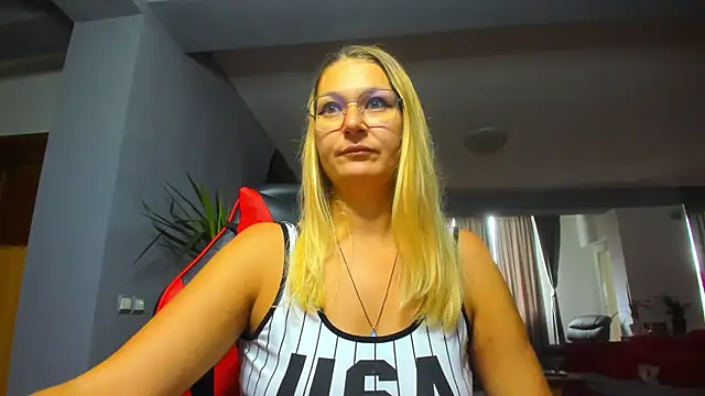 sugar mayy online show from October 9, 8:40 am