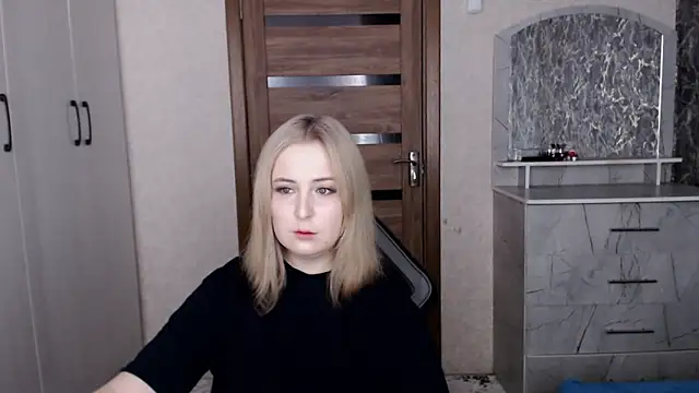 Kristy-Max online show from January 6, 9:18 pm