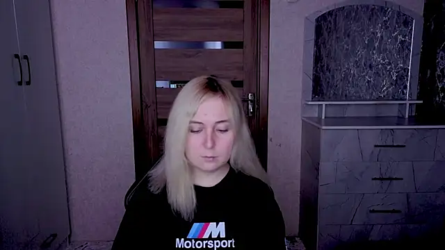 Kristy-Max online show from April 21, 1:42 am