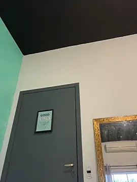 xMirana  online show from October 3, 9:36 am