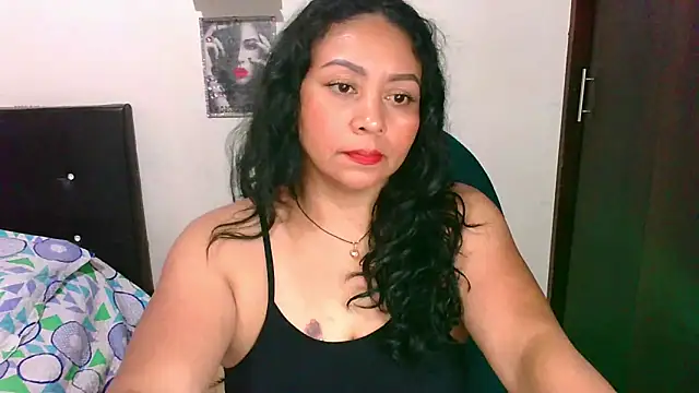 zaray bella online show from April 18, 10:31 pm