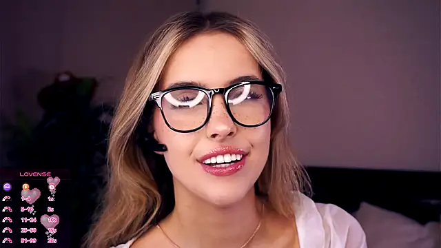 FannyHewson online show from September 22, 7:34 pm