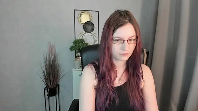 emmaxDelight online show from March 24, 6:30 am