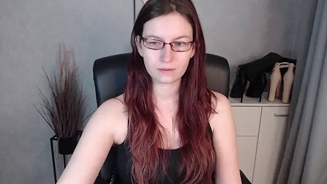 emmaxDelight online show from February 19, 6:57 am