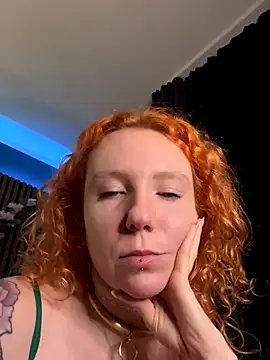 alt cutie online show from November 19, 5:18 am