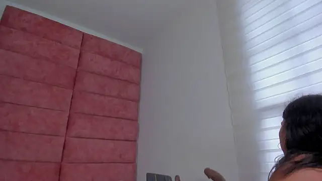 Hanna lens online show from November 13, 9:47 pm