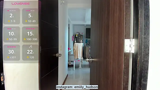 emily huddson  online show from October 4, 8:02 pm