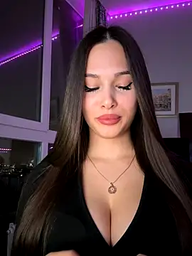 EricaWalls online show from December 15, 8:14 pm