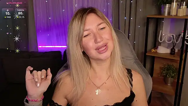 MilaBott online show from October 6, 8:35 pm