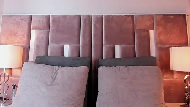 Nia Bunny online show from October 19, 12:34 am