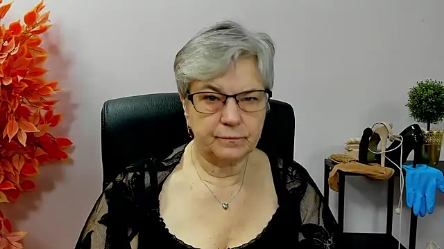 IrisDream online show from November 19, 7:41 am