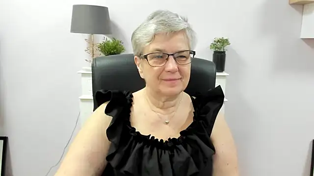 IrisDream online show from May 29, 6:22 am