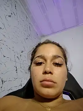 LaurenWelly  online show from November 9, 10:27 pm