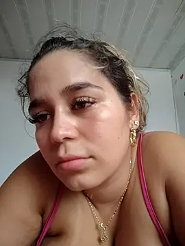 LaurenWelly  online show from April 10, 9:21 pm