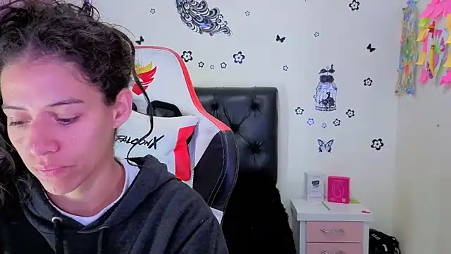 daniela rivasth online show from September 12, 4:13 am