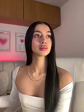 maddy bronw  online show from September 25, 10:18 pm