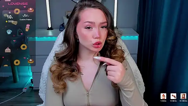 Evia r0se online show from February 2, 11:42 am