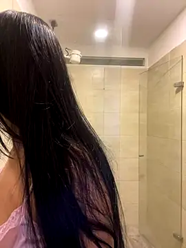 SOPHIACANDY19  online show from November 5, 11:10 pm