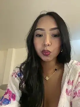 SOPHIACANDY19  online show from November 9, 12:05 am