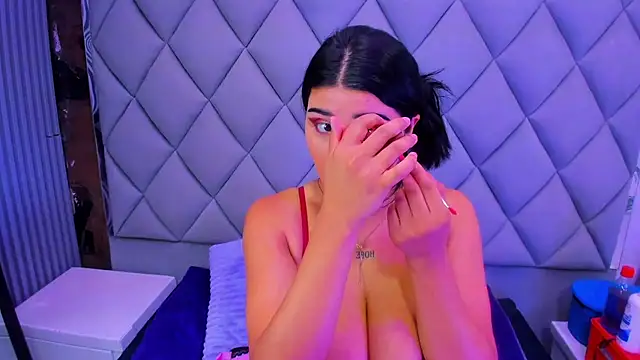 venusowen  online show from November 10, 2:34 pm