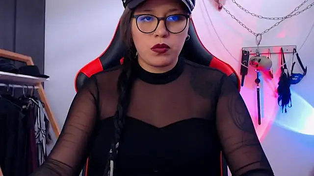 LilithSharon online show from October 16, 5:15 pm