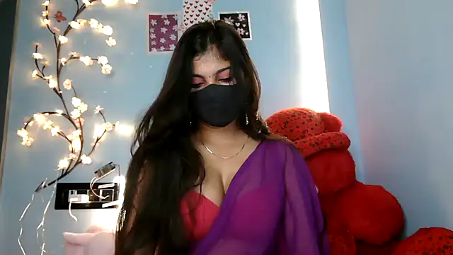 Reena Singh53 online show from September 26, 2:36 pm