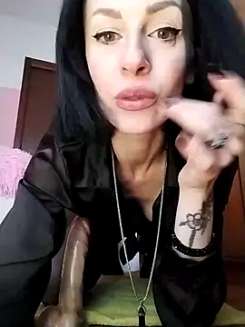 dahlia 82 online show from March 4, 10:00 am