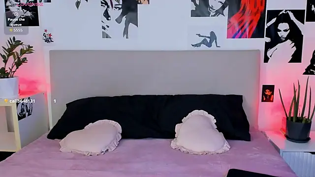 Lisa Moones online show from October 30, 6:31 pm