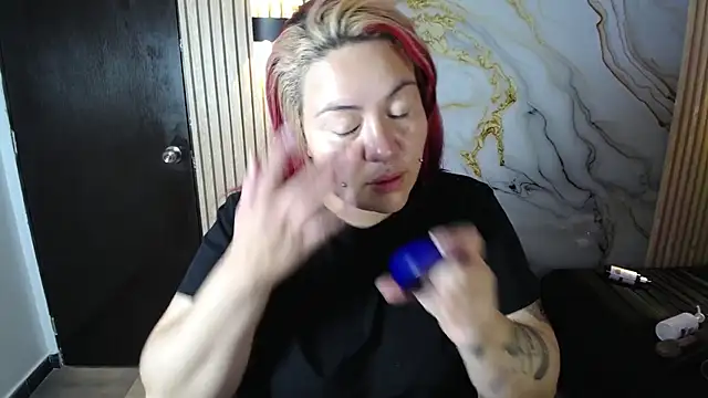 Bruja  Scarlata online show from October 29, 10:30 am