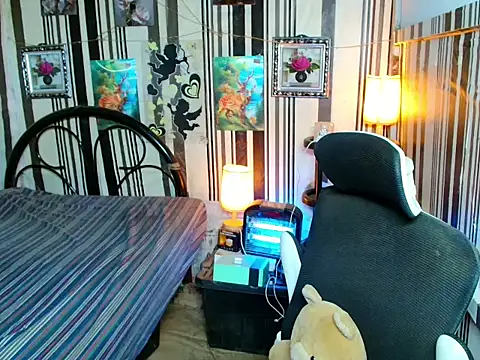 TsyummyCock4u online show from April 7, 7:54 am