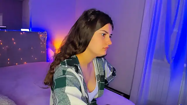 Laura Leee online show from June 1, 4:58 am