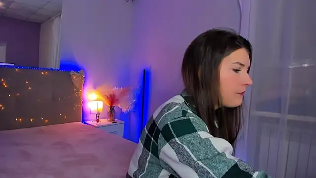 Laura Leee online show from March 11, 6:06 am