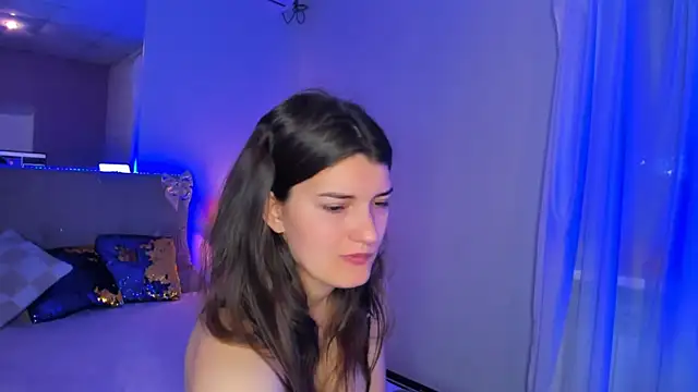 Laura Leee online show from June 5, 5:11 am