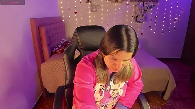 Sabrina Hall  online show from April 5, 2:54 am