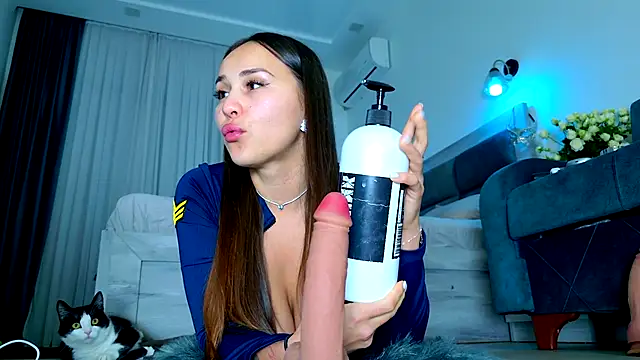 Brenda M00n online show from December 14, 8:03 pm