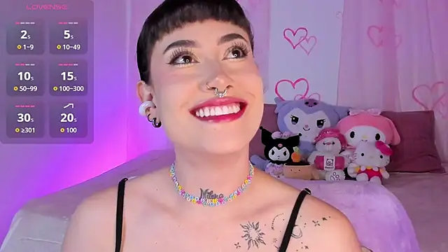 melody suarez online show from October 8, 11:31 pm