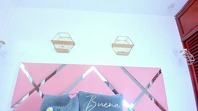 nahomygrey  online show from October 2, 8:47 pm