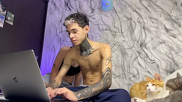 Saturno v online show from March 28, 12:00 am