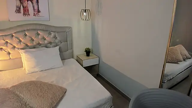 escarleth   online show from September 18, 1:42 pm