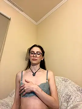 snowiie online show from October 5, 5:40 pm