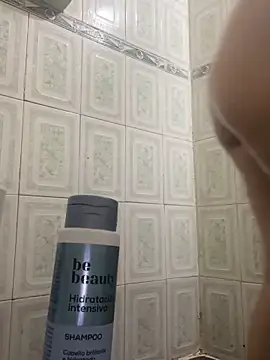 lemonkittyy online show from March 17, 8:13 pm