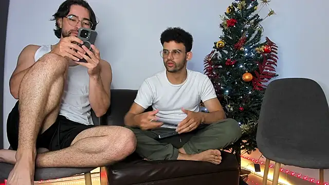 crisandrews online show from December 2, 2:02 am