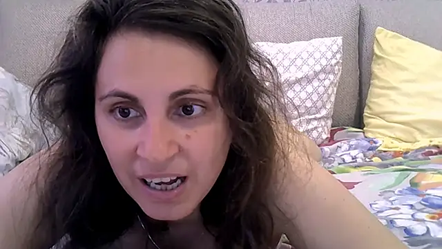 ShelaDiass online show from September 21, 8:57 am