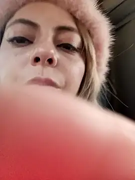 madelaine- online show from December 13, 7:53 pm