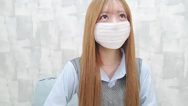 LOVE MOMO LOVE online show from March 24, 11:59 am