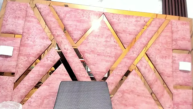 mia alvares online show from April 9, 11:48 am