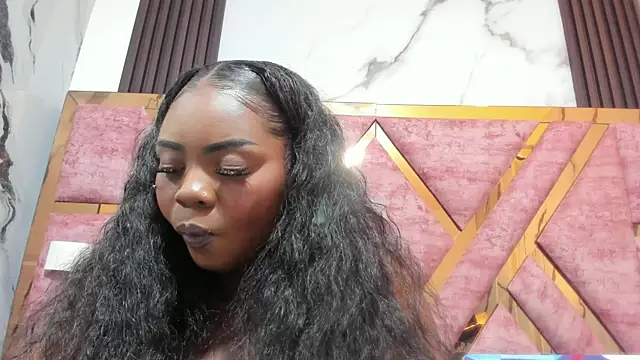 mia alvares online show from April 6, 11:55 am