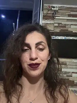 EmaSkyes online show from October 28, 7:19 pm